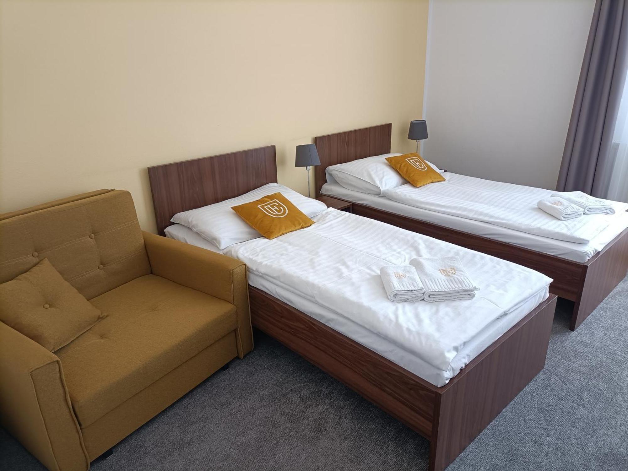 Hotel Eminent Stupava Exterior photo